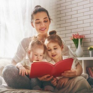 Mom of two reading to her kids | Arizona Reproductive Medical Specialists